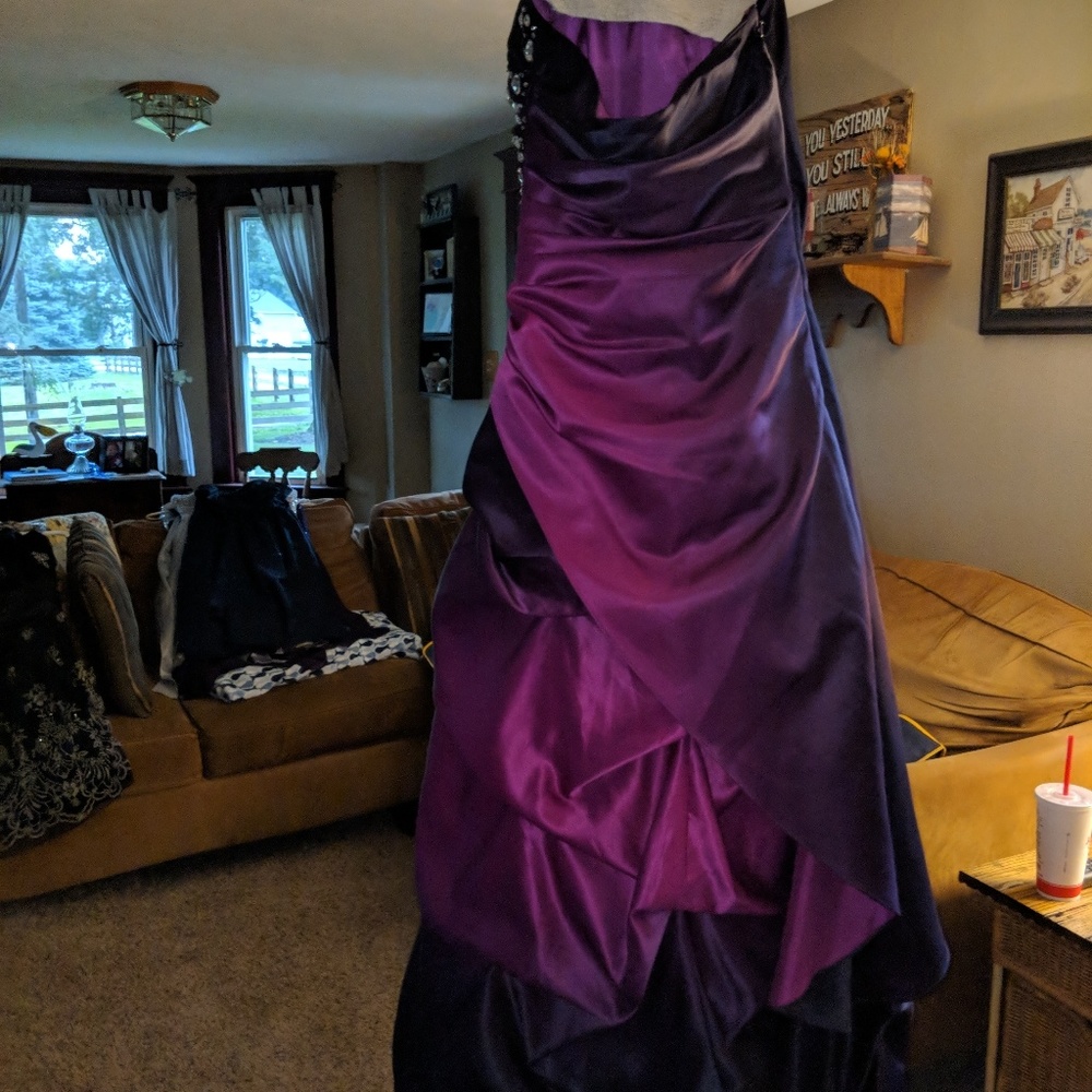 Prom dress - Picture 3 of 5